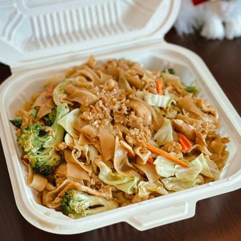 Thai Esan Maui - Pad see ew ( Chow fun ) - Thai Near Me - Wailuku, Hawaii Thai Esan Maui - Pad see ew ( Chow fun ) - Thai Near Me - Wailuku, Hawaii