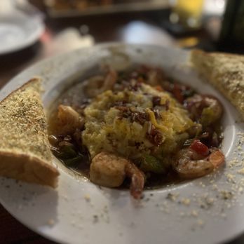 Lazy Gator - Perfect shrimp and amazingly creamy grits - Cocktail Bars Near Me - Ruskin, Florida