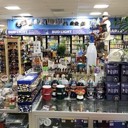 Castle Market & Liquor - Store interior