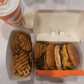 Smalls Sliders - NEW! BBQ Bacon Jalapeño Slider - Burgers Near Me - Saint Johns, Florida Smalls Sliders - NEW! BBQ Bacon Jalapeño Slider - Burgers Near Me - Saint Johns, Florida