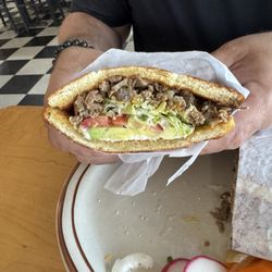La Reyna Monarca - TORTA DE CARNE ASADA