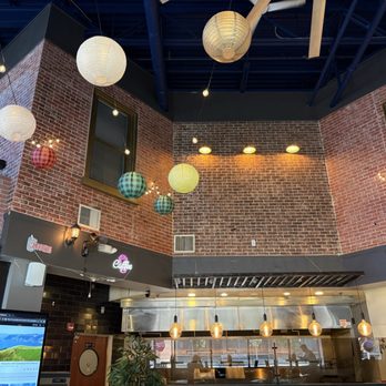 Sai Gon Pho - Inside the clean and spacious restaurant - Vietnamese Near Me - Novi, Michigan