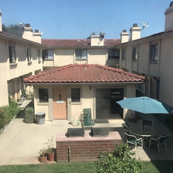 Bahia la paz - courtyard / laundryroom/bbq - Apartments Near Me - Lompoc, California