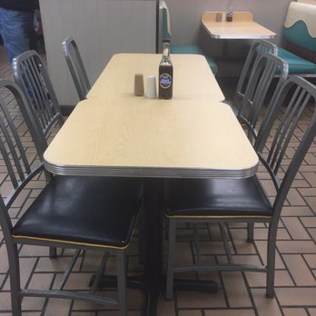 Long John Silver's - Clean tables - Seafood Near Me - Virginia Beach, Virginia