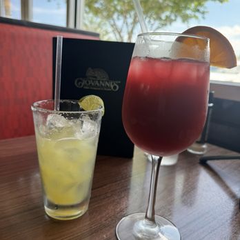 Giovannis Pizzeria & Kitchen - Gio Margarita & Sangria - Pizza Near Me - Orlando, Florida