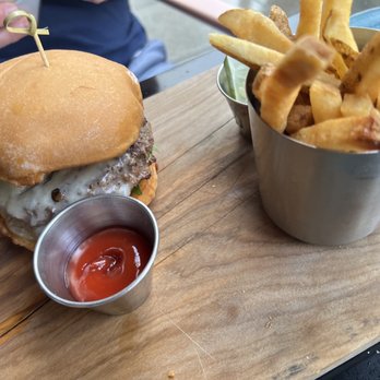 Hideout - Mo' better burger - Bars Near Me - Honolulu, Hawaii Hideout - Mo' better burger - Bars Near Me - Honolulu, Hawaii
