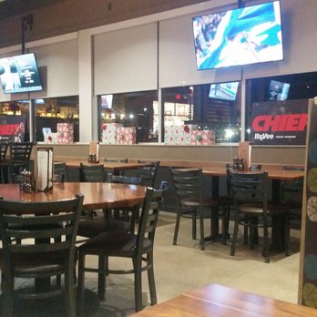 HyVee Market Grille - Large booths, tables to accommodate various-sized groups, several TVs (muted w/closed captions), and music at a tolerable level! - New American Near Me - Mission, Kansas