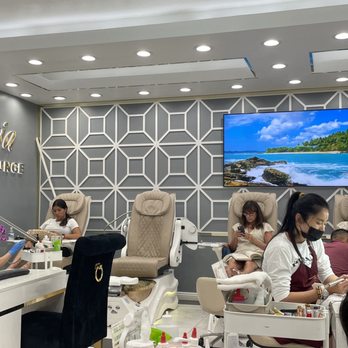 Aria Nail Lounge - Relaxing atmosphere - Nail Salons Near Me - Pasadena, California