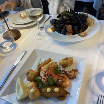 Al Pesce D'oro - Fried fish and mussels - Italian Near Me - Amalfi, SA Al Pesce D'oro - Fried fish and mussels - Italian Near Me - Amalfi, SA