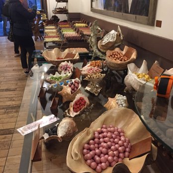Dark Sugars Chocolates - Chocolatiers & Shops Near Me - London, XGL