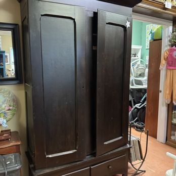 La Rustic Treasures - Antiques Near Me - Duson, Louisiana La Rustic Treasures - Antiques Near Me - Duson, Louisiana