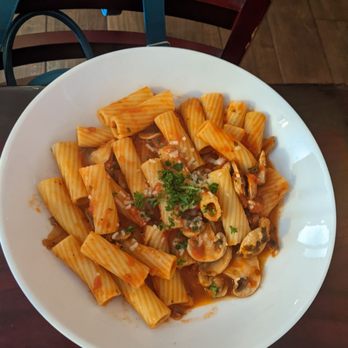 Bambino's - Rigatoni with mushroom sauce - Italian Near Me - Concord, California Bambino's - Rigatoni with mushroom sauce - Italian Near Me - Concord, California