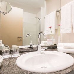 Best Western Hotel Am Schlossberg - Guest room bath
