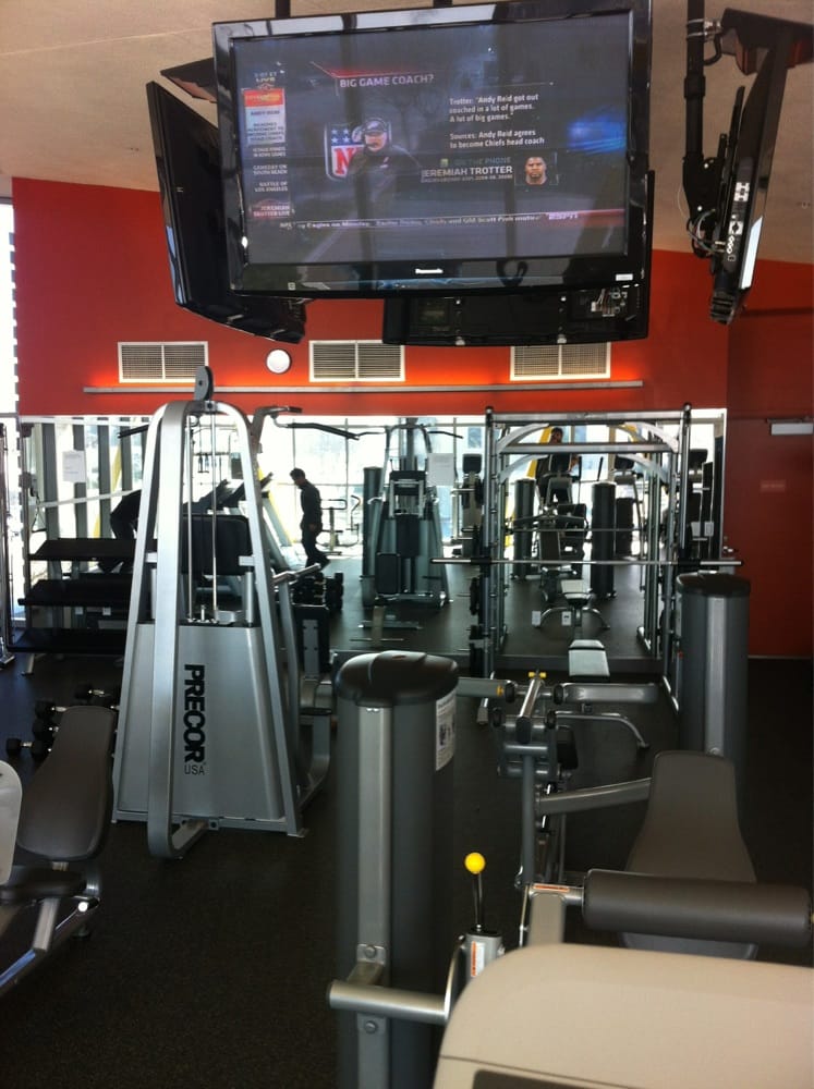 COMMUNITY CENTER FITNESS ROOM Updated October 2024 1000 S