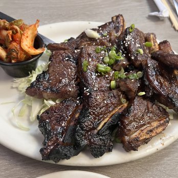 Side Street Inn - Sports Bars Near Me - Honolulu, Hawaii Side Street Inn - Sports Bars Near Me - Honolulu, Hawaii