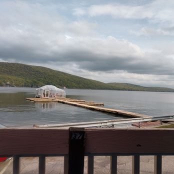 The Breezy - Beautiful view - American Near Me - Greenwood Lake, New York