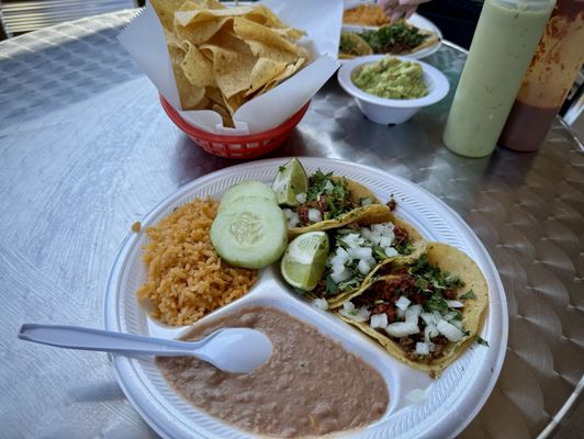 Ambro’s Tacos Y Más by null