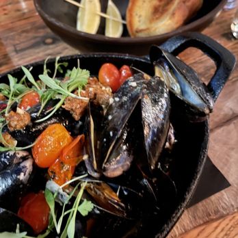 Roadhouse Boulder Depot - Chorizo Mussels - New American Near Me - Boulder, Colorado