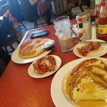 Sweet Maple Cafe - Pancakes,  Bacon French Toast - American Near Me - Chicago, Illinois