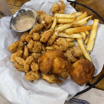 Bongo Beaux's Bourre Palace & Cajun Kitchen - Fried shrimp basket with fries and hush puppies - Cajun/Creole Near Me - Celina, Texas