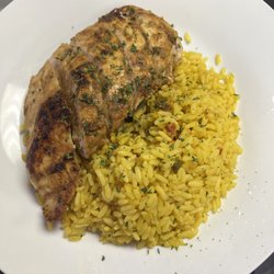 Topic Lounge - CHICKEN BREAST AND YELLOW RICE...  DELICIOUS!