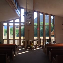 Maluhia Lutheran Church - The sanctuary.