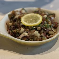 Mi Luna Tapas Restaurant & Bar - Hot octopus
