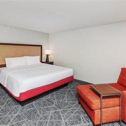 Hampton Inn & Suites Lonoke - Guest room