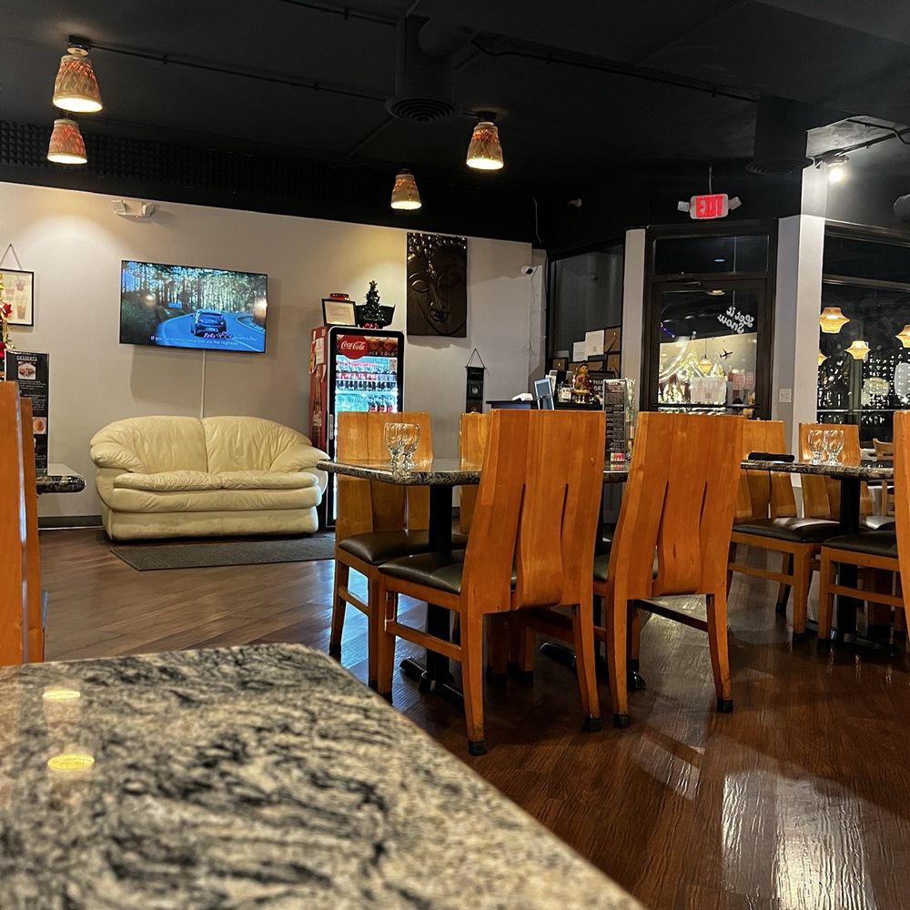 RAAN THAI - Inside - Thai Near Me - Fairview Park, Ohio RAAN THAI - Inside - Thai Near Me - Fairview Park, Ohio