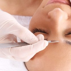 Infinique Skin & Spa - Dermaplane