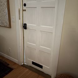 Casa Culinaria - The Gourmet Inn - An open (yet fully closed) door