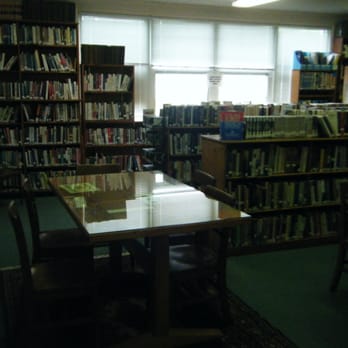 Libby Memorial Library - Tables and books - Libraries Near Me - Old Orchard Beach, Maine