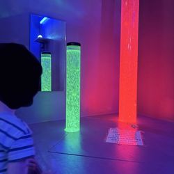 Sensory Towne - Quiet room with fish bubble lamps