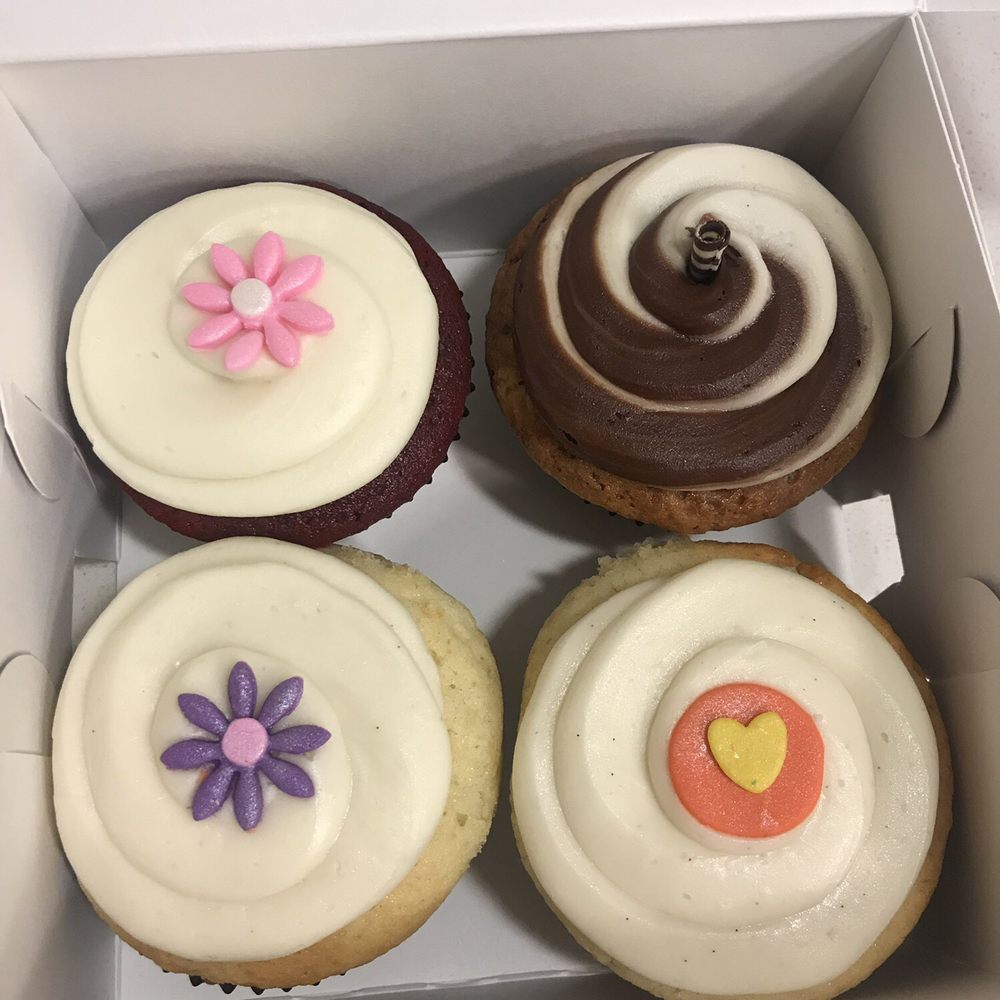 Dots Cupcakes - Vanilla, red velvet and marble cupcakes - Cupcakes Near Me - Pasadena, California Dots Cupcakes - Vanilla, red velvet and marble cupcakes - Cupcakes Near Me - Pasadena, California