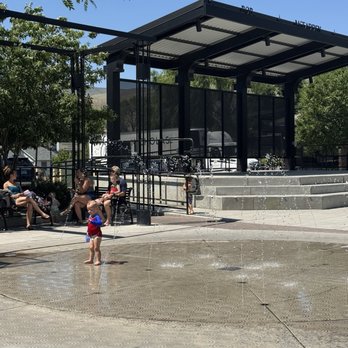 The Fox Restaurant & Brewery - The outside fountain...what a very cool place for families. Julie A - Brewpubs Near Me - Carson City, Nevada
