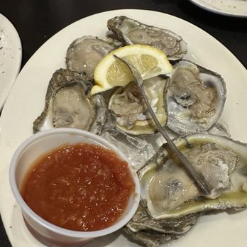 Joe Willy's Seafood House - half dozen oysters. meaty and fresh tasting. - Seafood Near Me - Wappingers Falls, New York