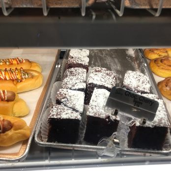 Liliha Bakery - Bakeries Near Me - Honolulu, Hawaii