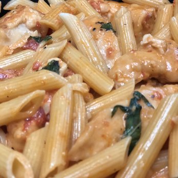 Alberto's Ristorante - Chicken alla vodka - Italian Near Me - Hyannis, Massachusetts