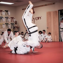 Dallyon Center - Instructor Mike Throwing.