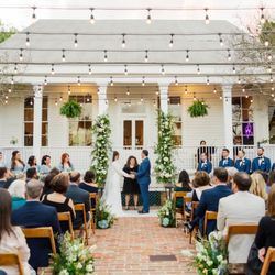 Cabin & Courtyard Events - Courtyard Wedding