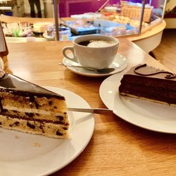 Café Schuntner - Excellent, fresh, and strong Filterkaffee, a ridiculously wonderful cake I can't even explain, and a serious fave: the Schokotarte!!!