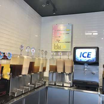 Hot Pot Mini Workshop - Self serve boba! but via COVID, the workers do it for you :) but you may customize how much ice, toppings etc. - Hot Pot Near Me - Ontario, California