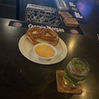 Jimmy D's District - Cucumber Spritz And Pretzel Twist - American Near Me - Arlington Heights, Illinois