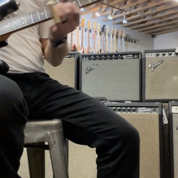 Austin Vintage Guitars - Guitar Stores Near Me - Austin, Texas
