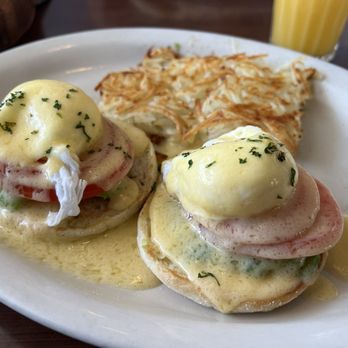 Spicers Restaurant - California Benedict - Breakfast & Brunch Near Me - Medford, Oregon Spicers Restaurant - California Benedict - Breakfast & Brunch Near Me - Medford, Oregon
