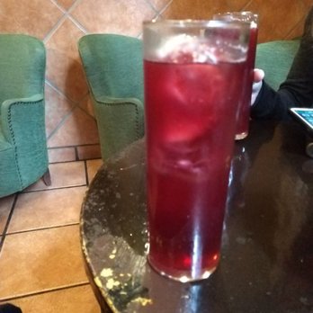 Poë - Tinto de verano - Pubs Near Me - Granada, GR