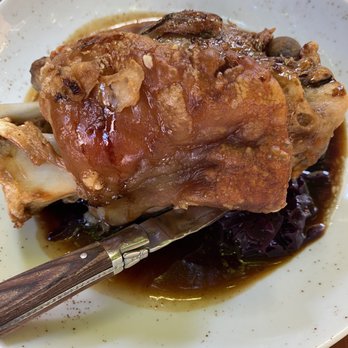 Zur Letzten Instanz - Grilled knuckle of pork, malt syrup, red cabbage - Northern German Near Me - Berlin, BE Zur Letzten Instanz - Grilled knuckle of pork, malt syrup, red cabbage - Northern German Near Me - Berlin, BE