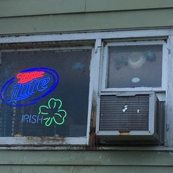 The Shamrock Bar & Grill - It's an Irish Bar. Neon says so!
