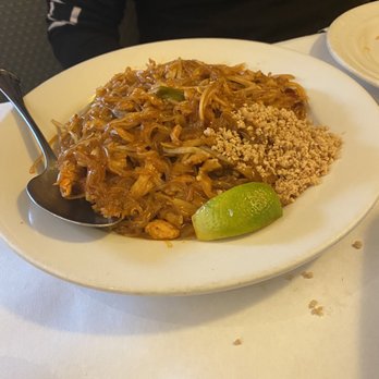 Sa Bai Thong - 32. Pad Thai - Thai Near Me - Madison, Wisconsin