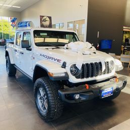 A nice Jeep dealership